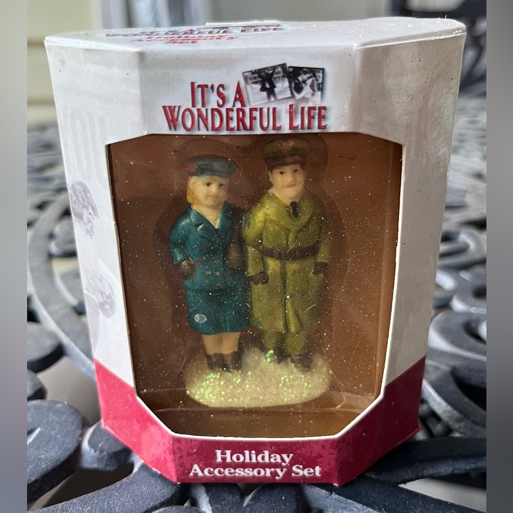 NIB Enesco It's a Wonderful Life Harry and Ruth Bailey Holiday Accessory Set